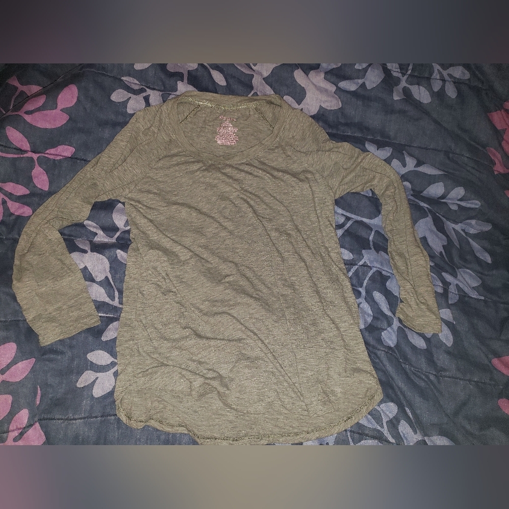 Long sleeve gray top